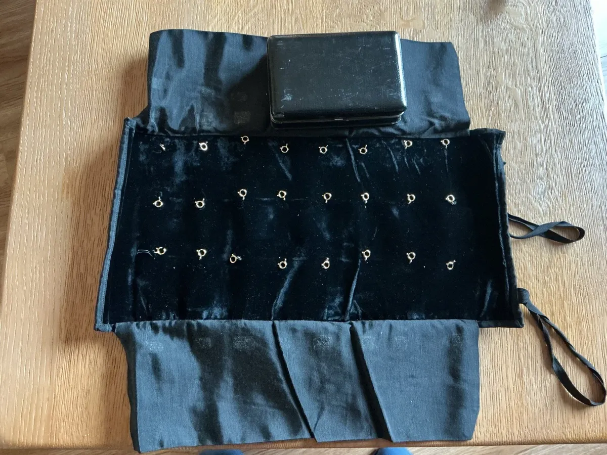 Leather x12 ring box and jewellery roll. - Image 3