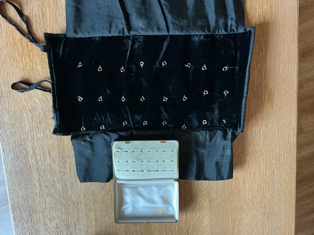 Leather x12 ring box and jewellery roll. - Image 4