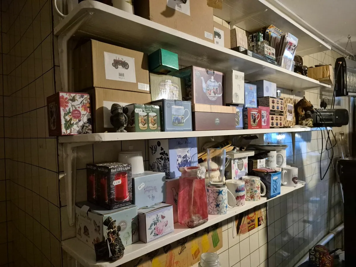 Shop stuff/stock - Image 1