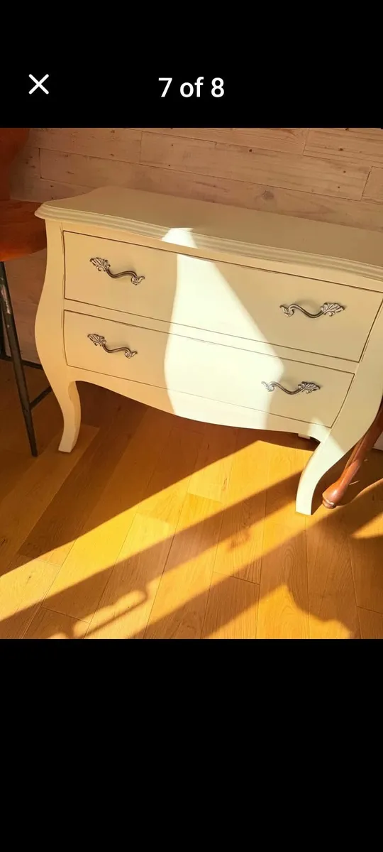 Bedroom furniture - Image 1