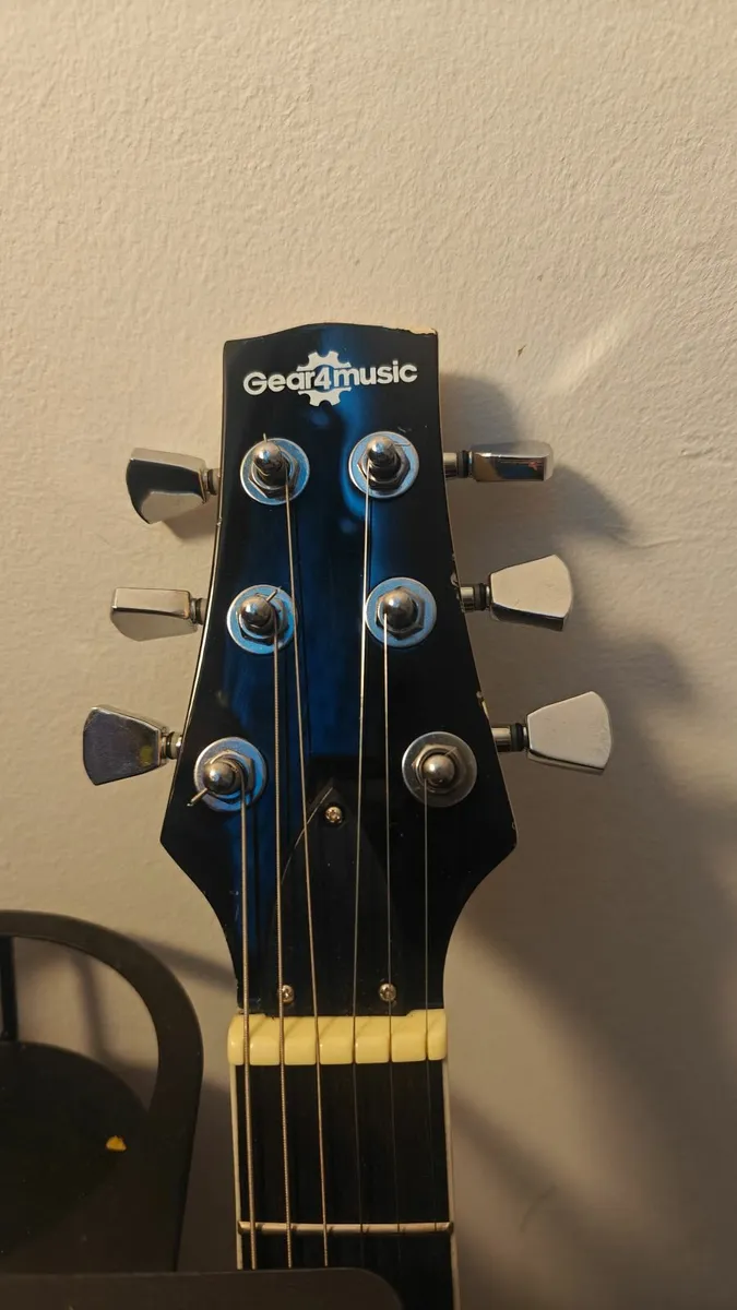 Electric guitar and amplifier amp - Image 2