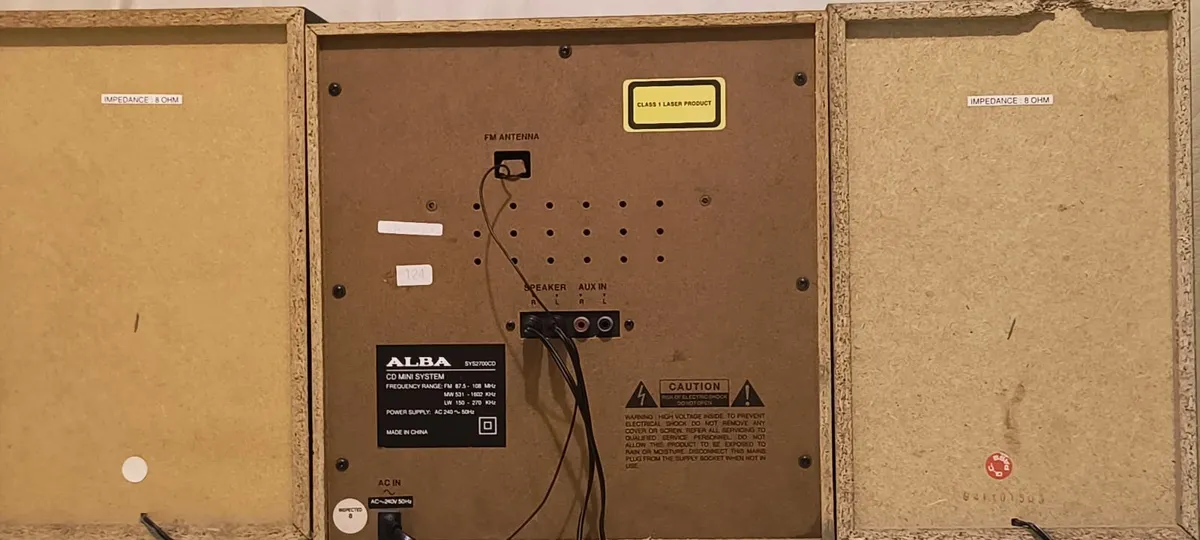 Radio Alba With Cassette speakers systems - Image 2