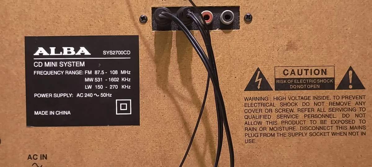 Radio Alba With Cassette speakers systems - Image 3