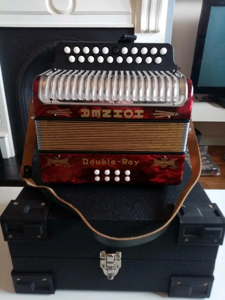 HOHNER Double-Ray Black Dot Accordion - Image 2