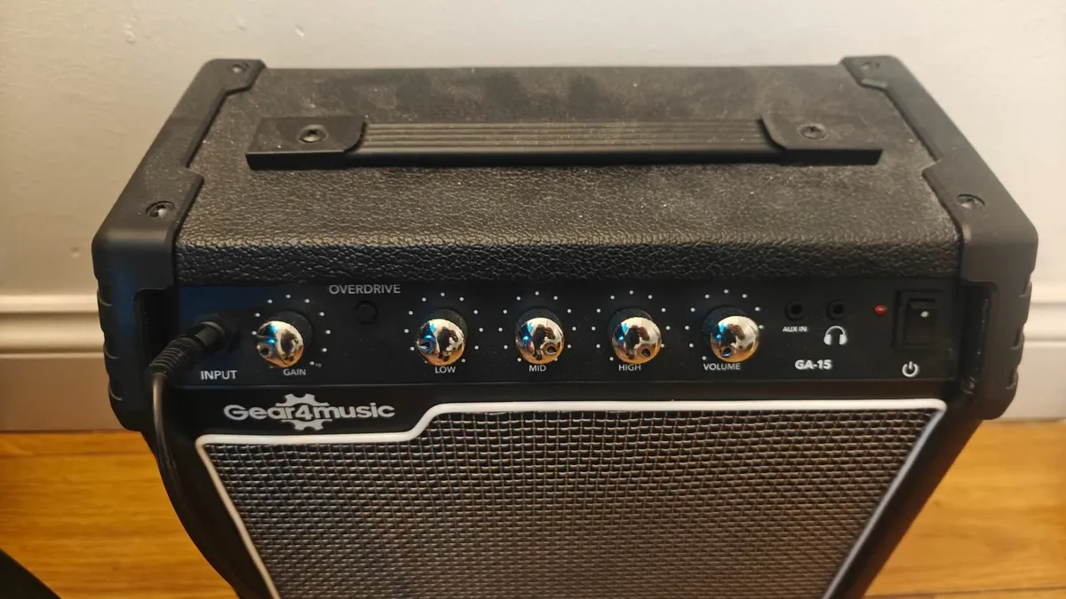 Electric guitar and amplifier amp - Image 3