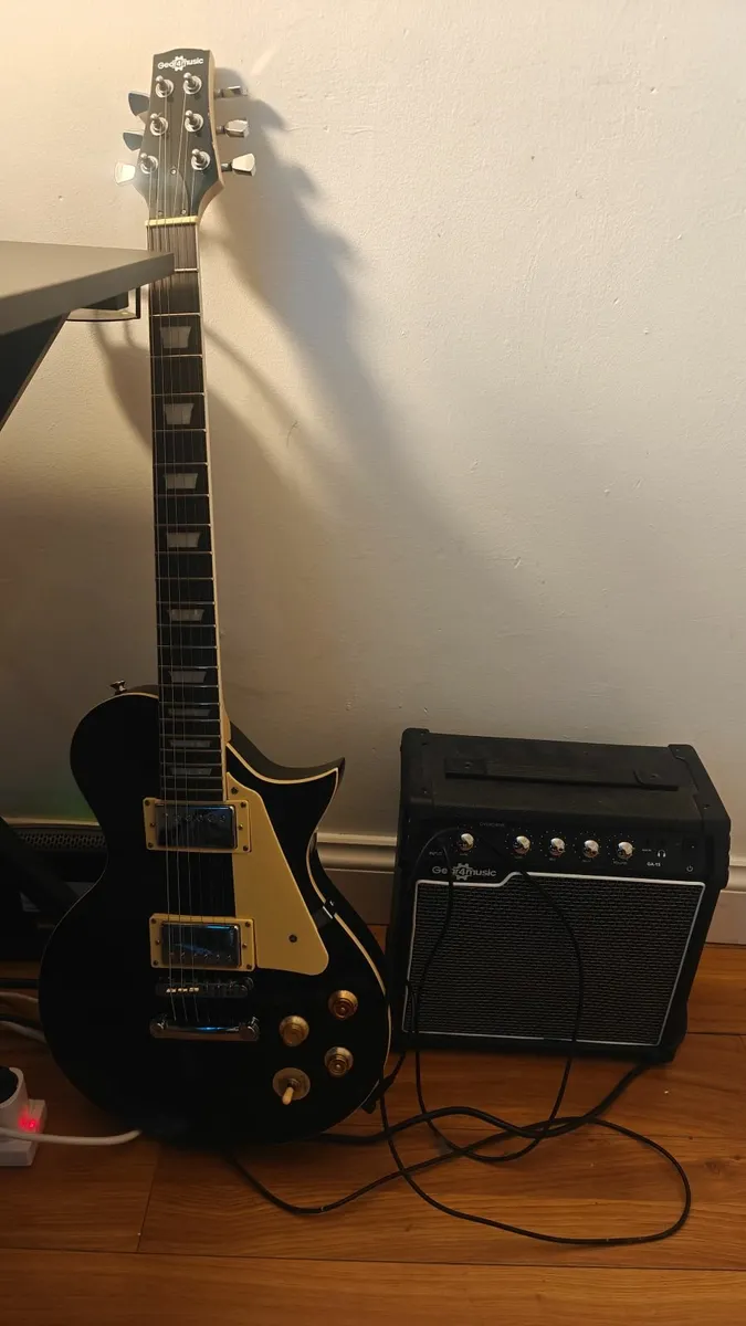 Electric guitar and amplifier amp - Image 1