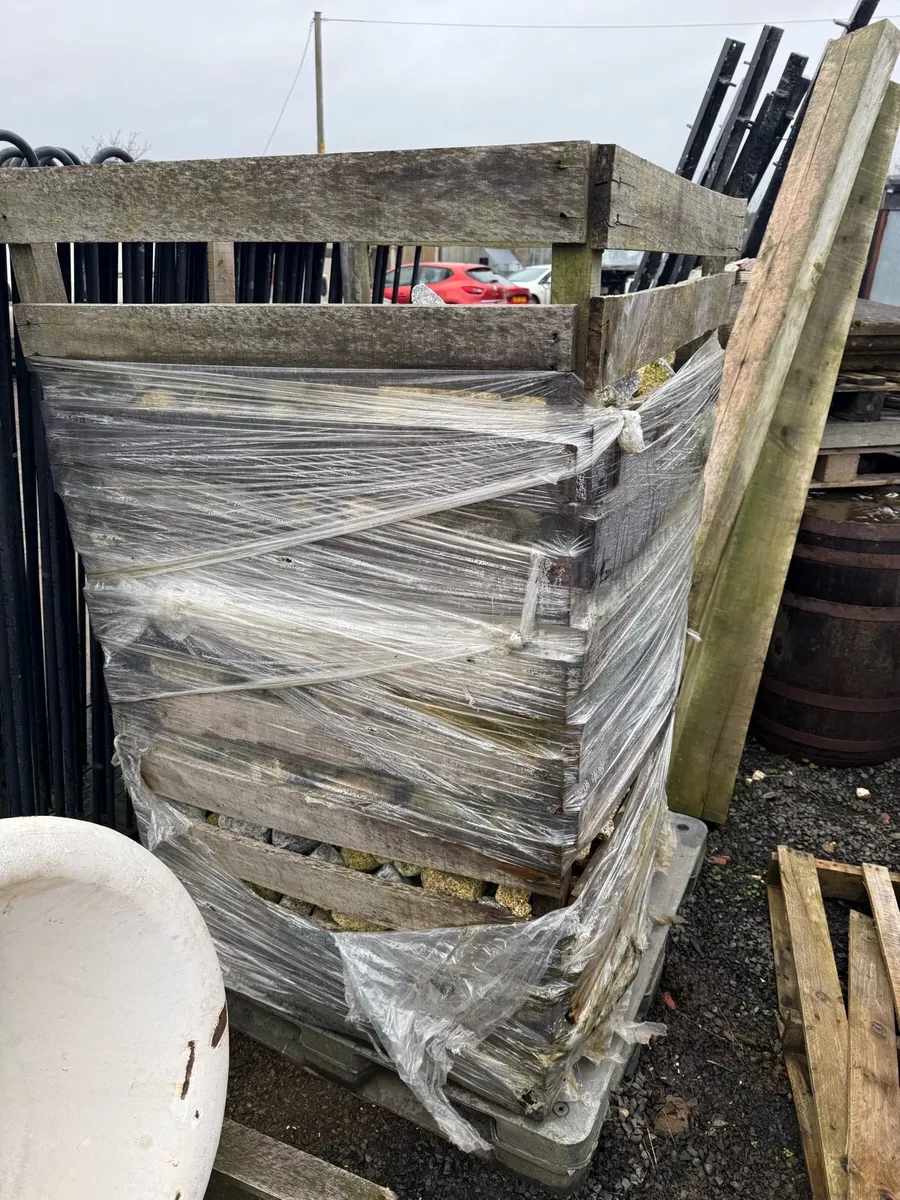 Large crate mixed granite cobbles bargain. - Image 2