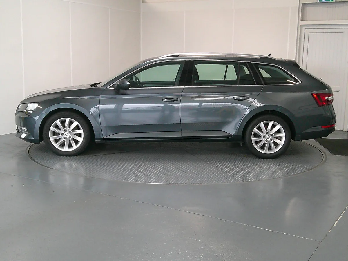 Skoda Superb 2019 - Image 4