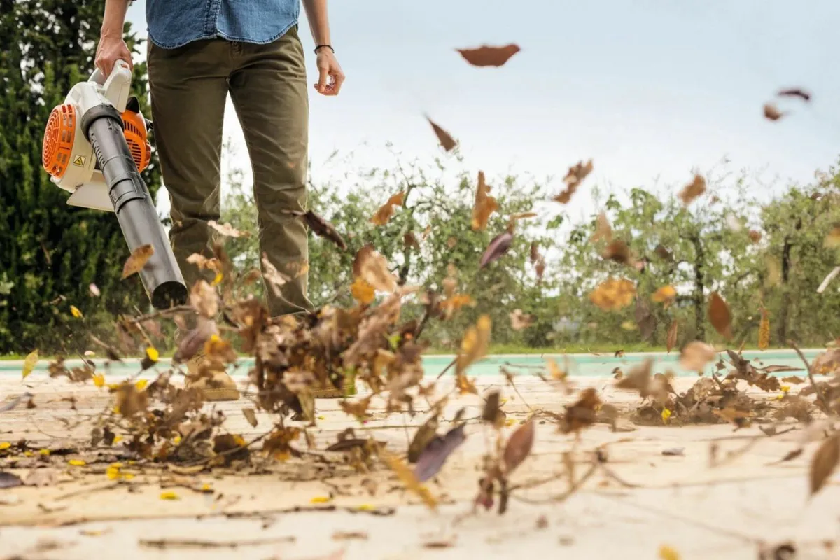 Stihl BG 56 Leaf Blower - Image 2