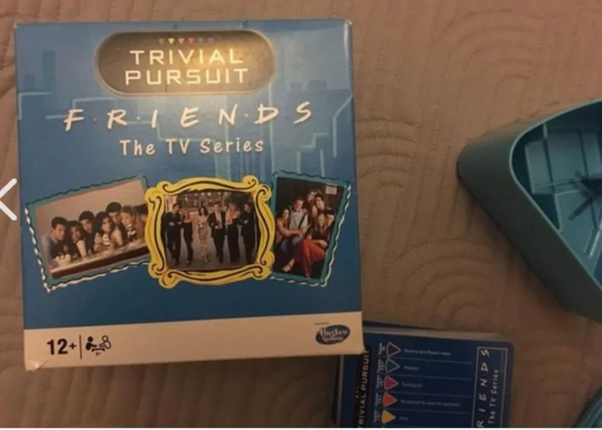 Friends Trivial Pursuit - Game - Christmas - Image 1