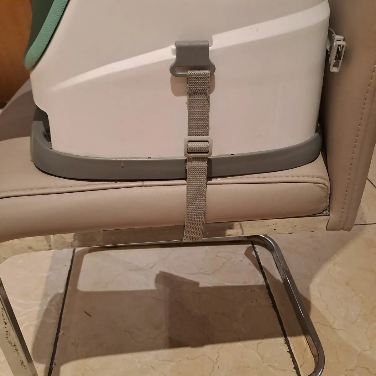 Baby booster seat - Image 3