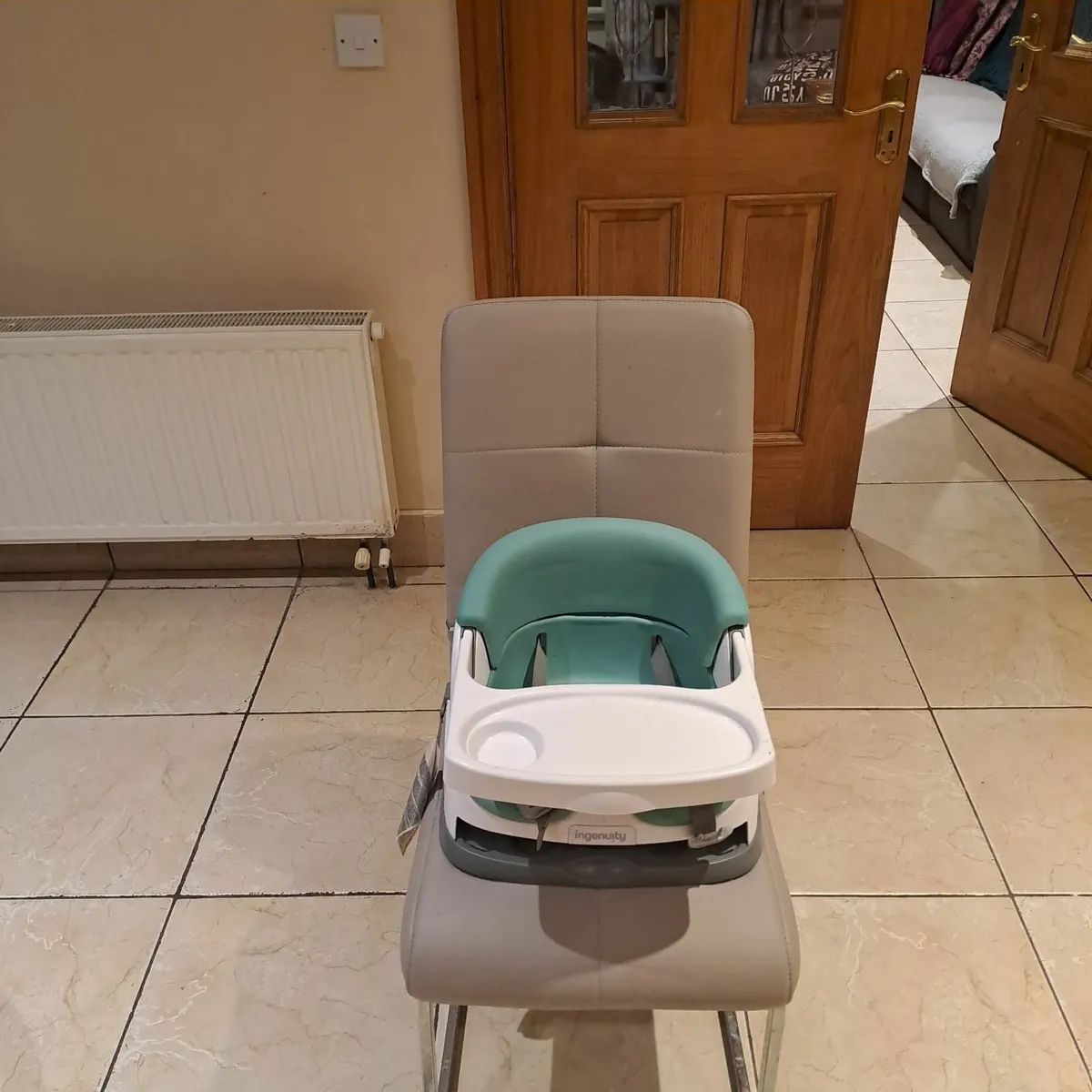 Baby booster seat - Image 1