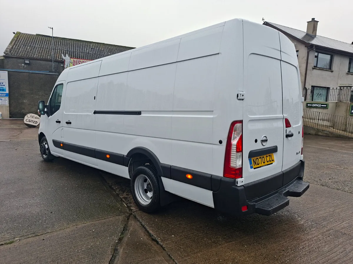 VERY RARE NOV 2020 NISSAN NV400 145BHP TWINWHEEL - Image 4