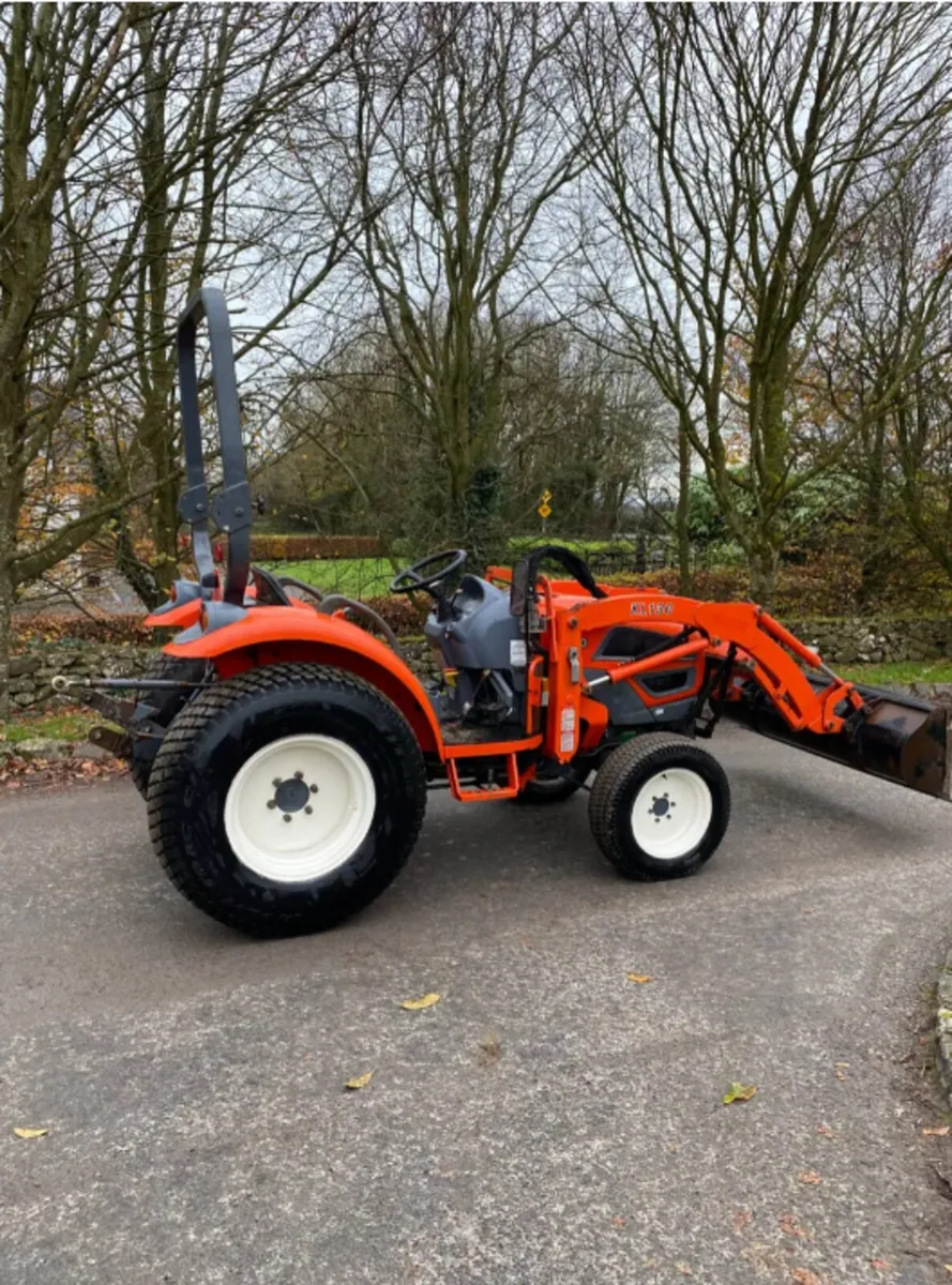 Kioti compact tractor for sale - Image 2
