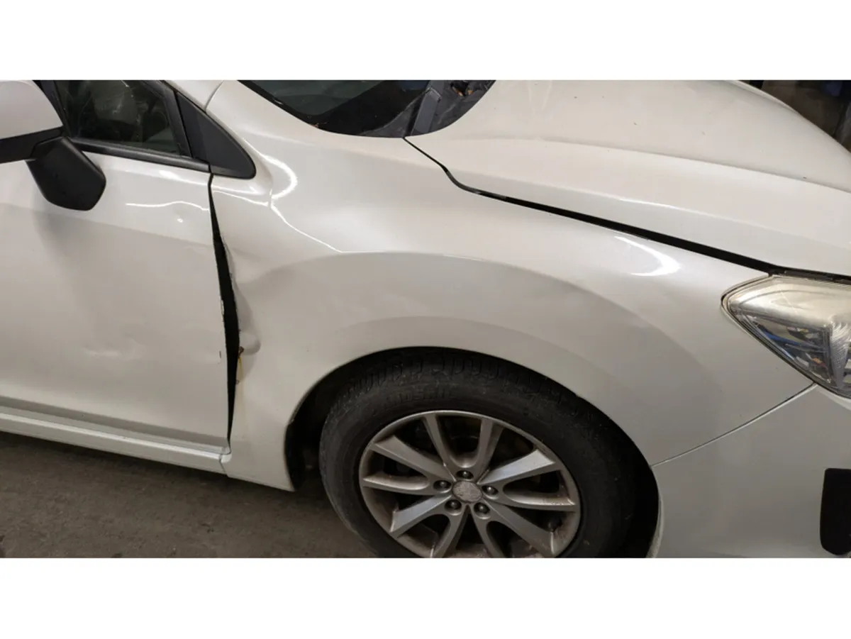 Subaru Impreza 1.6 I-S AWD MT 4DR - Image 2