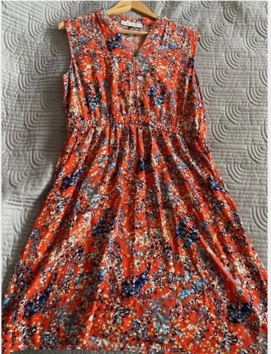 Beautiful Carrig Donn dress Size L Rowen Avenue - Image 1