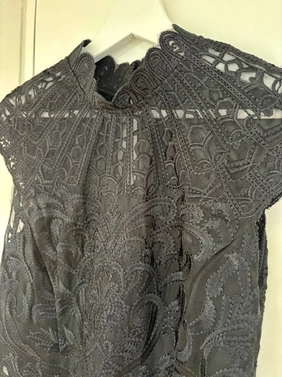 Black dress in excellent condition - Image 2