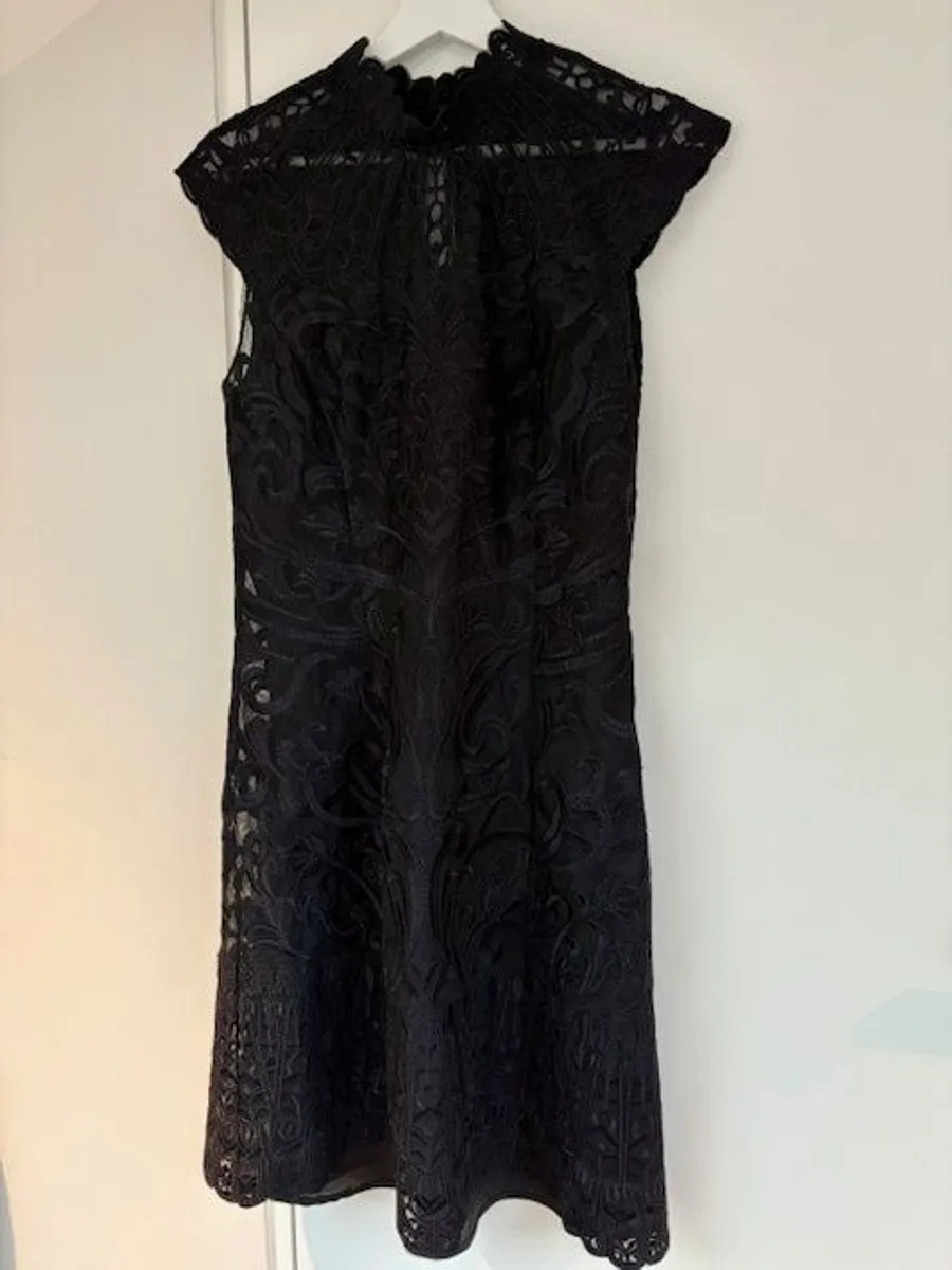 Black dress in excellent condition - Image 4