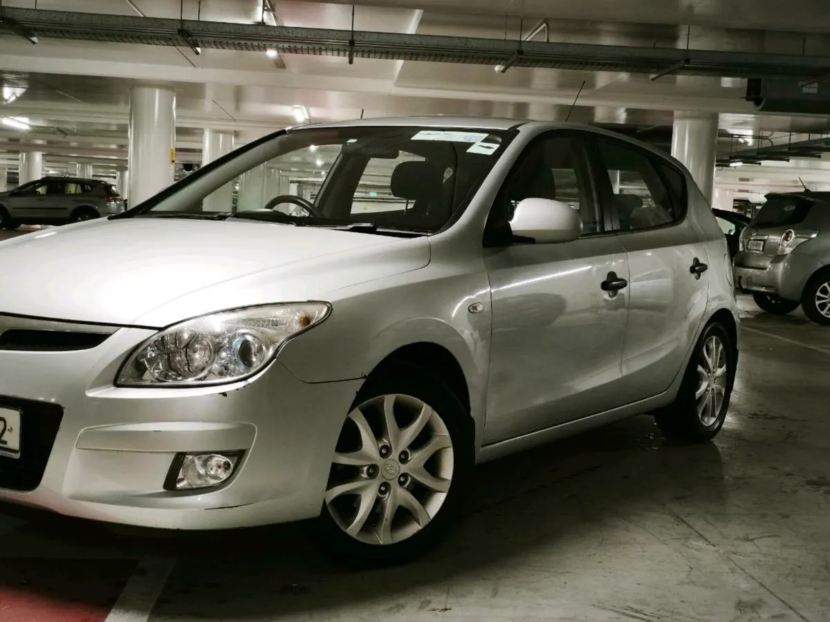 Hyundai i30 low km - Image 3