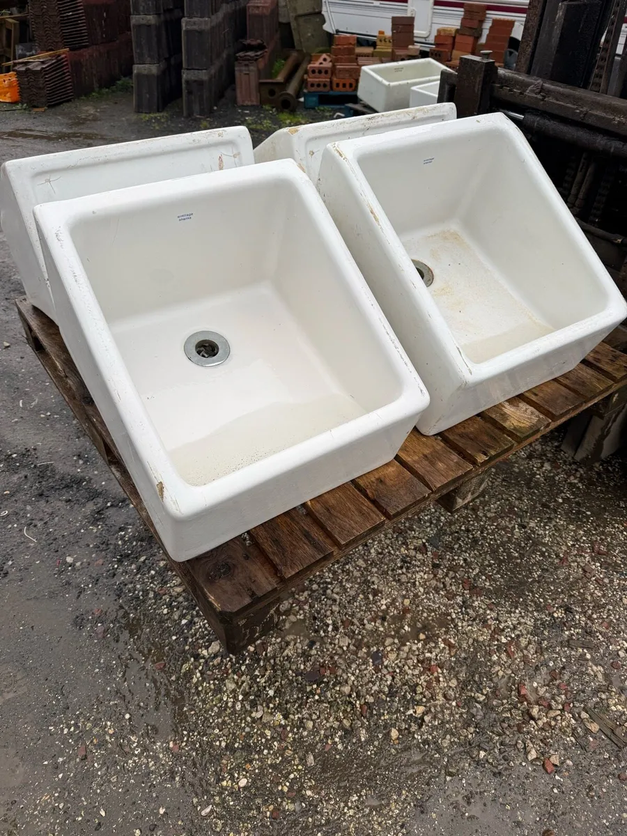 Slope sided Belfast Sinks. - Image 1