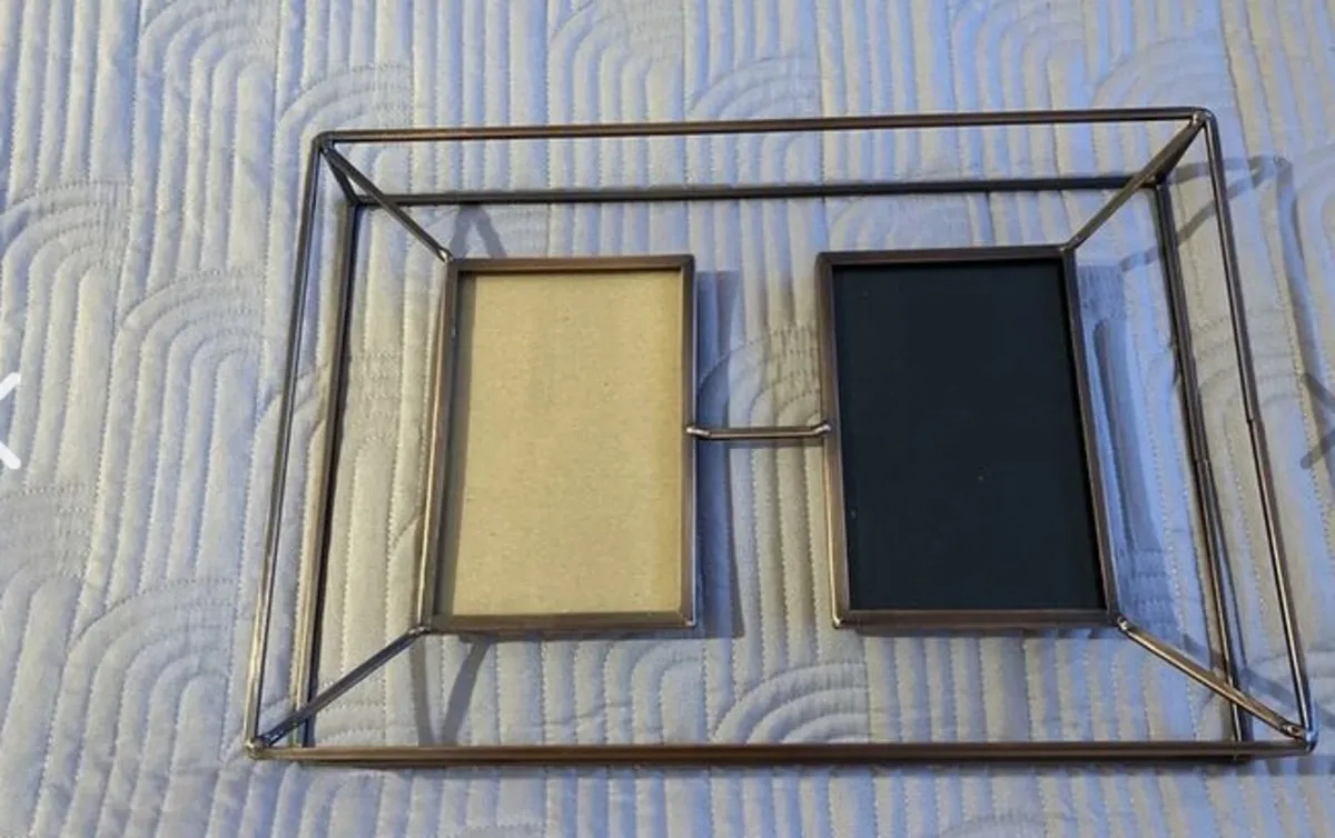 Stunning Brass Photo Frame - Image 2