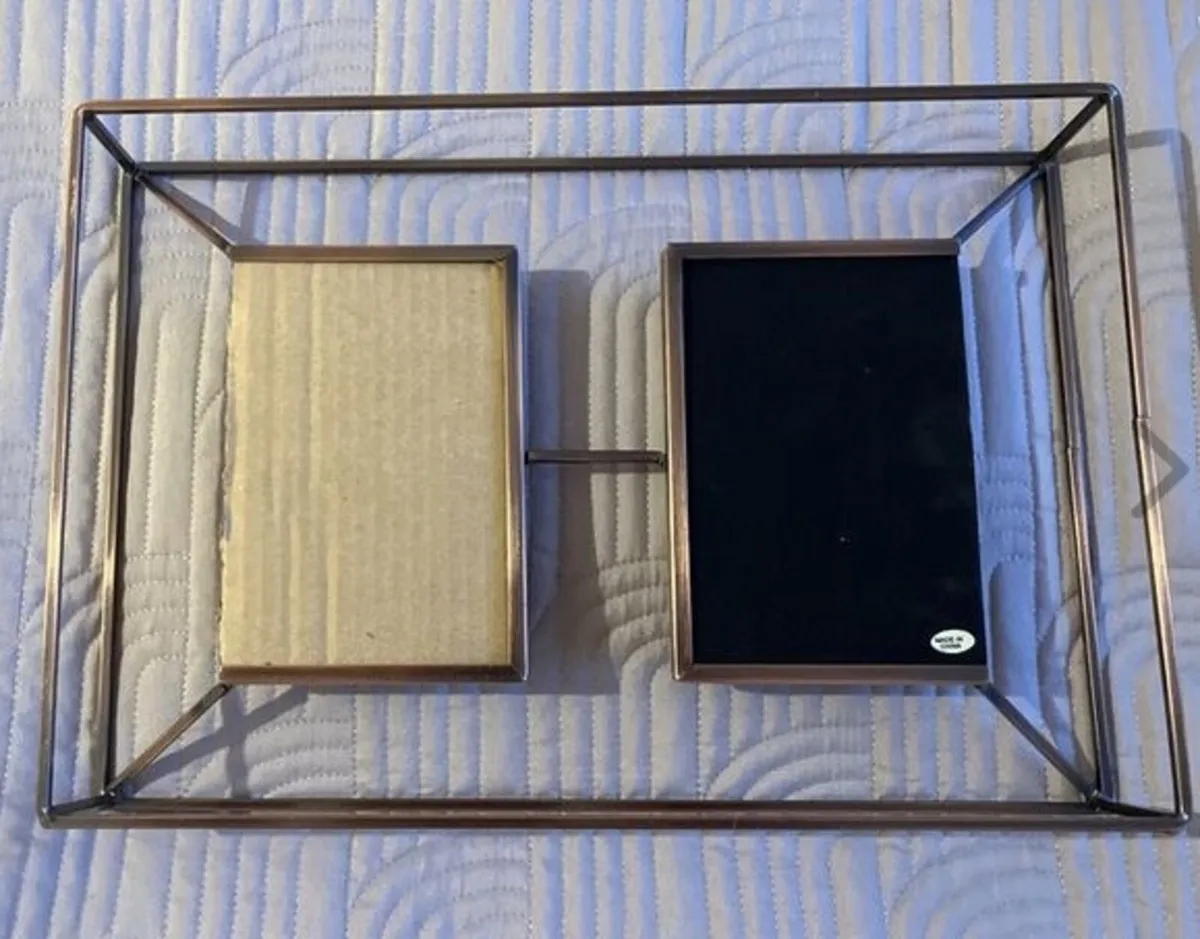 Stunning Brass Photo Frame - Image 3