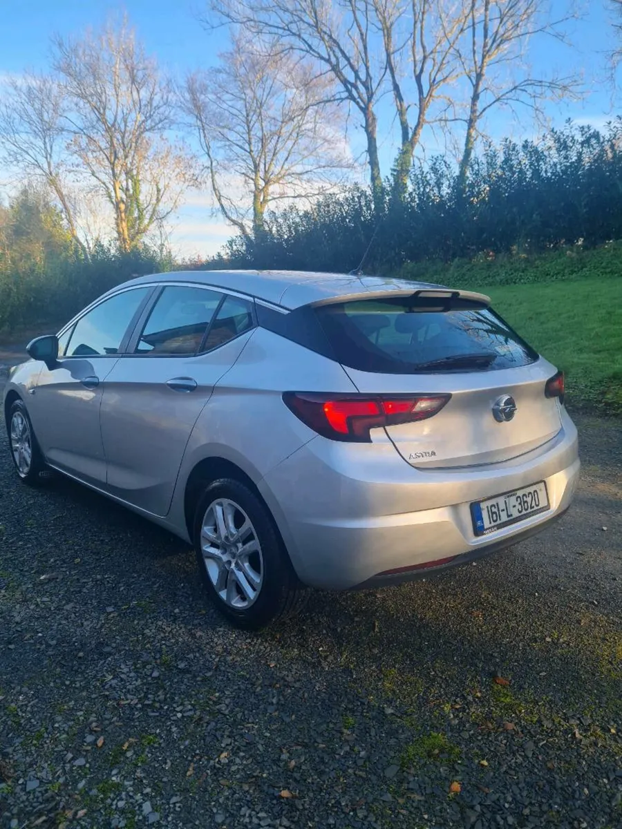 2016 Opel Astra 1.4 petrol - Image 4