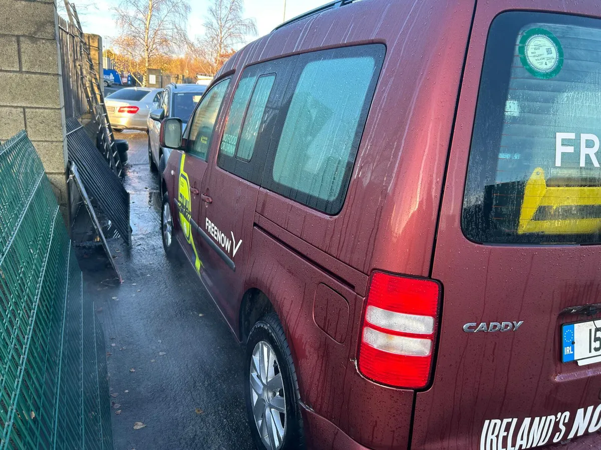 TAXI 2015 Volkswagen Caddy 1.6 TDI AUTO FREE PLATE - Image 4