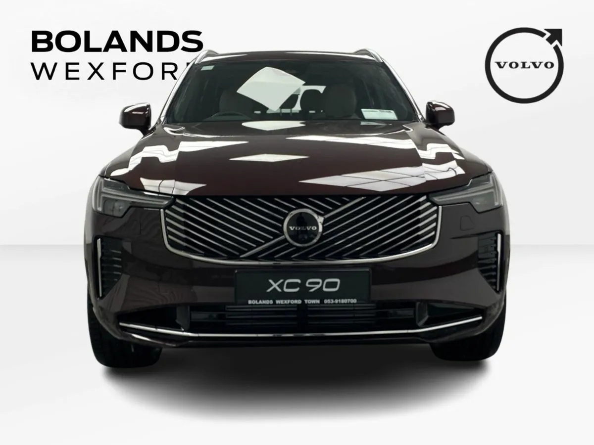 Volvo XC90 XC90 Plus with 21inch alloys in Mulberr - Image 2