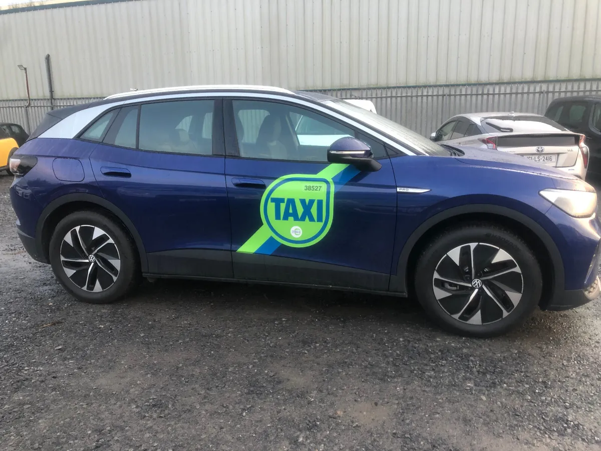 TAXI READY Volkswagen ID.4 AUTOMATIC - Image 4