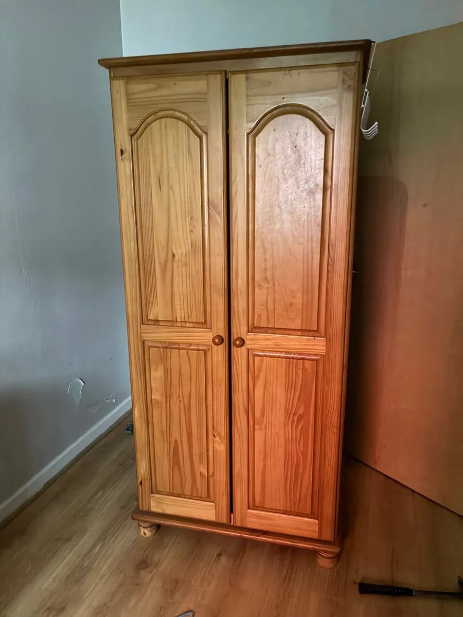 Bedroom furniture - Image 2