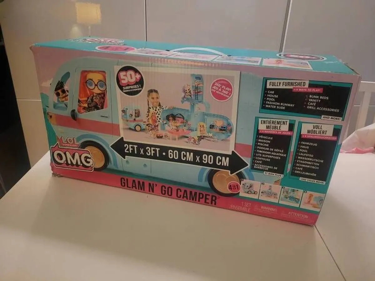 O.M.G & L.O.L. Toy Camper Van - Image 2