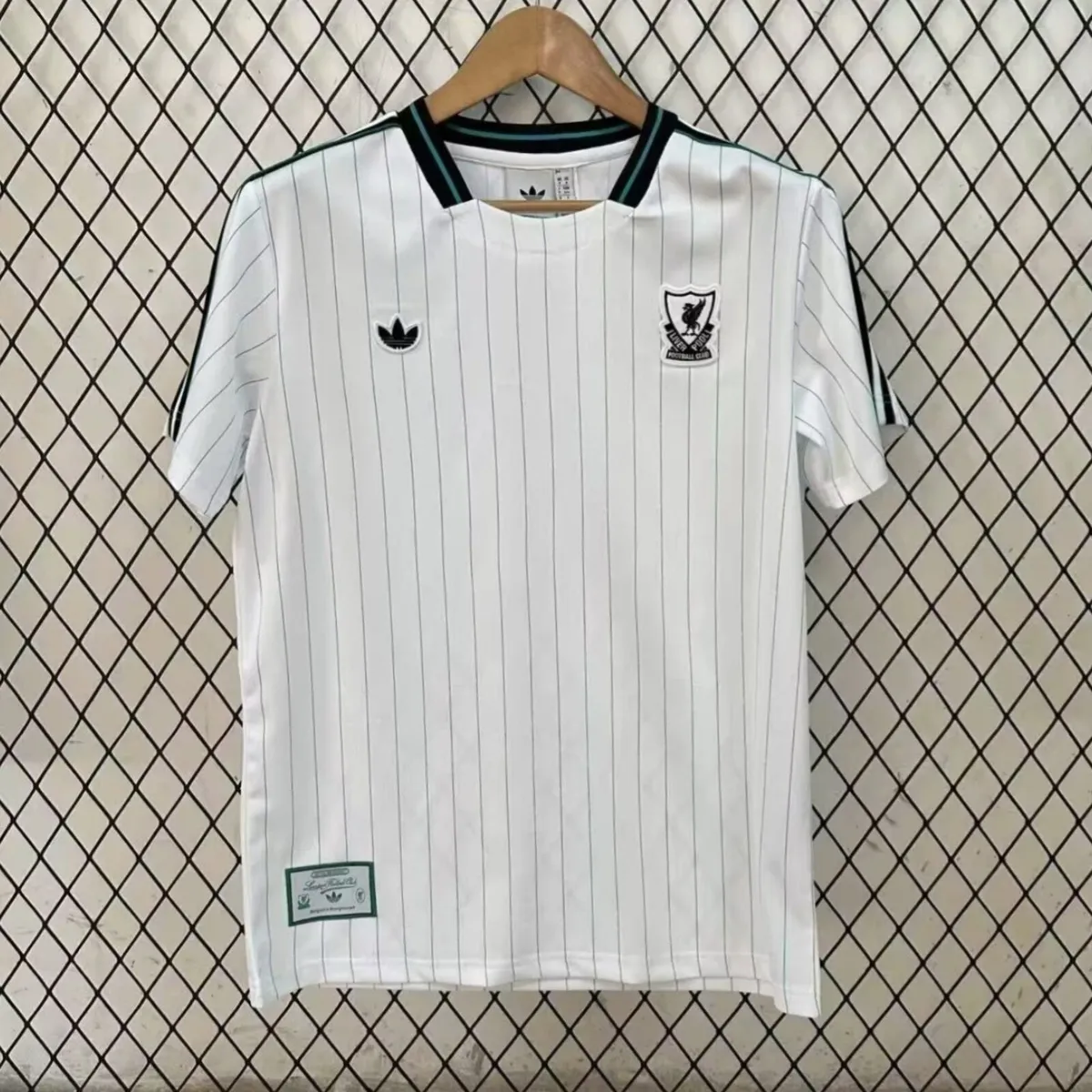 Liverpool jersey - FREE P&P - Image 4