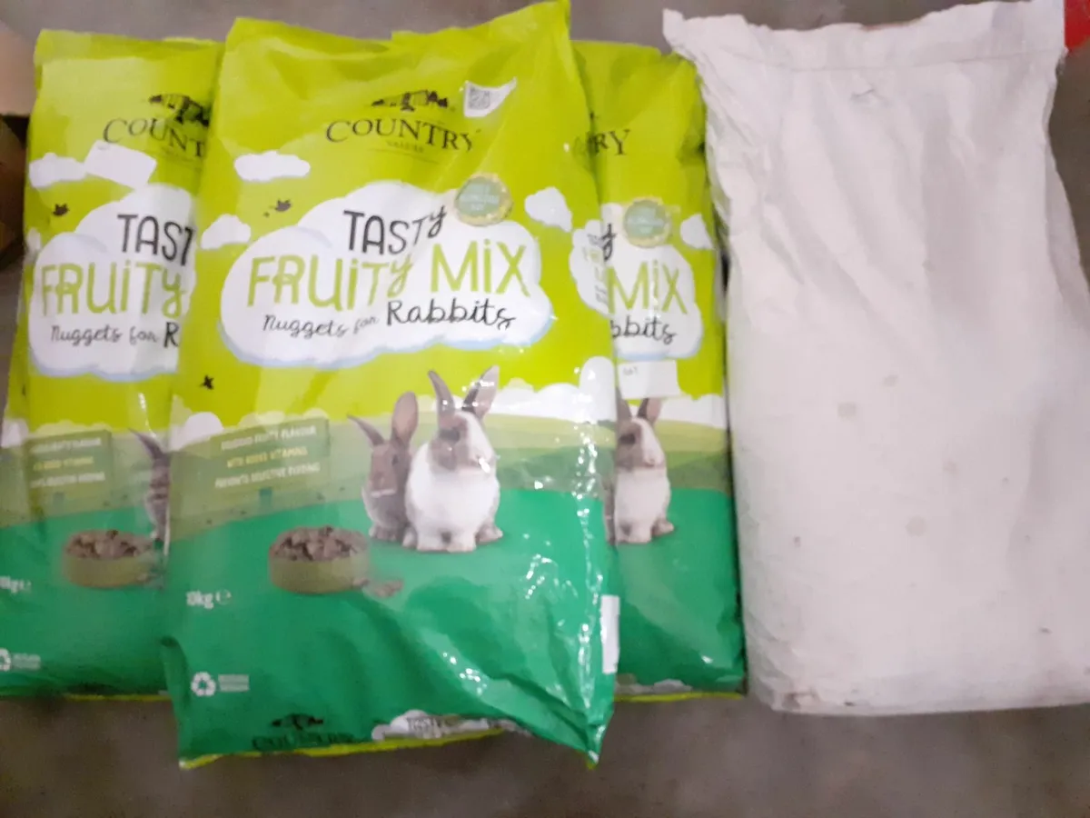 Online Auction Of Rabbit Food & More! - Image 1