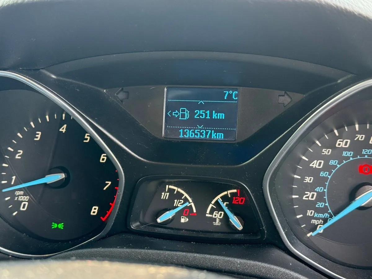 Ford Focus 1.0 Zetec Ecoboost 2014 - Image 4