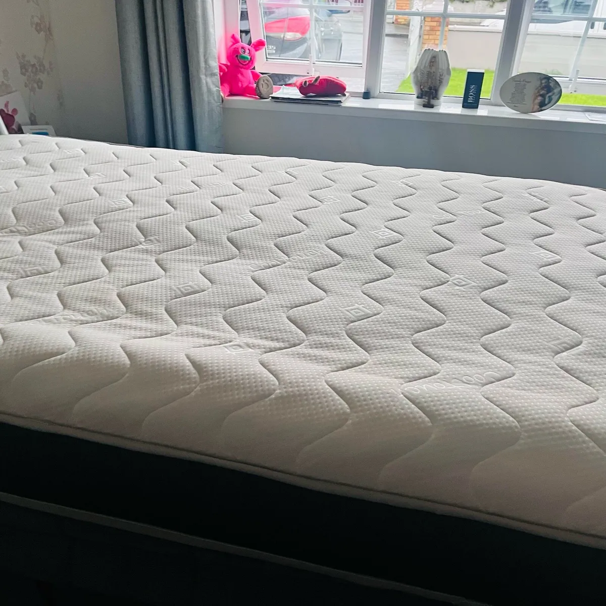 Bed 🛌 brand new mattress with it - Image 2
