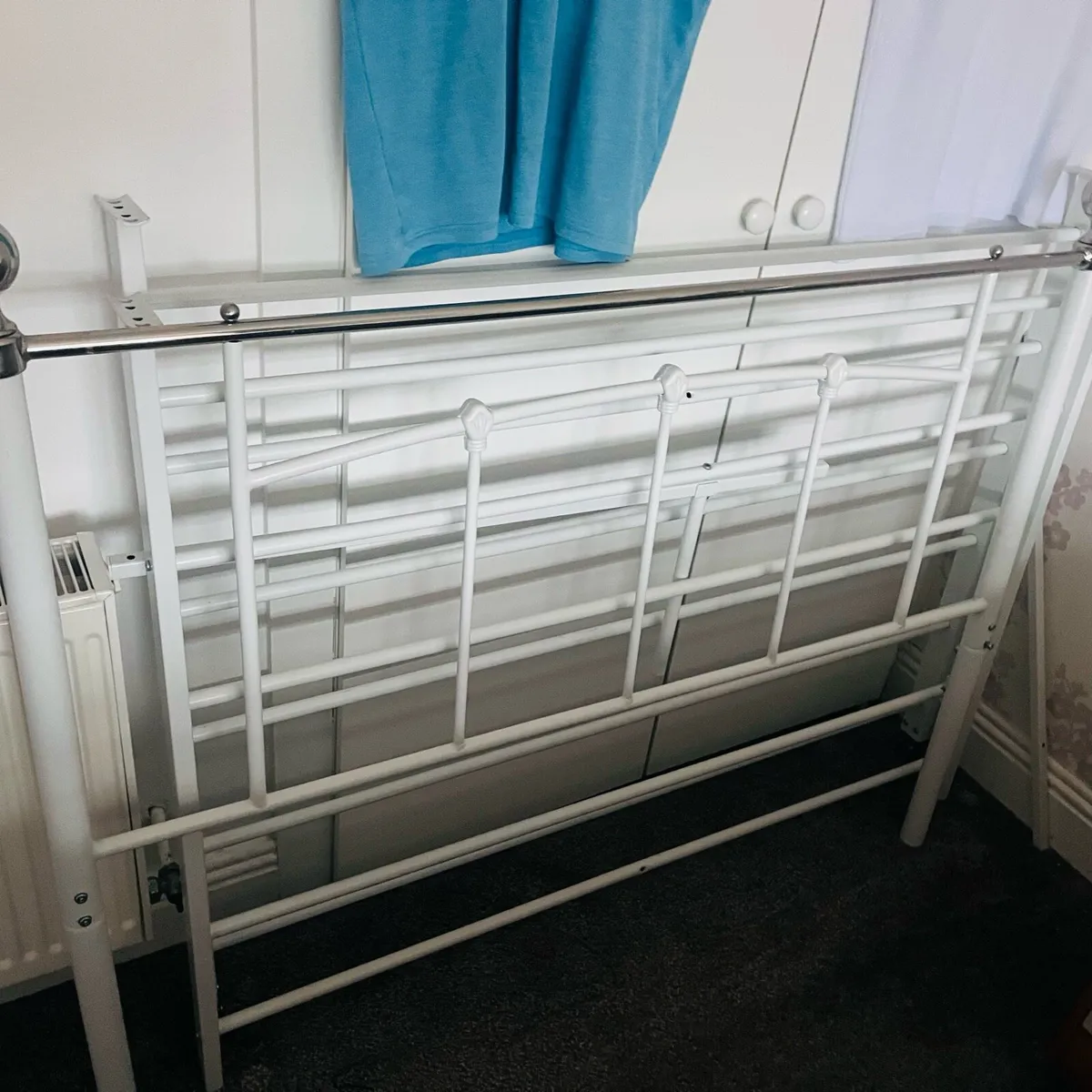 Bed 🛌 brand new mattress with it - Image 4