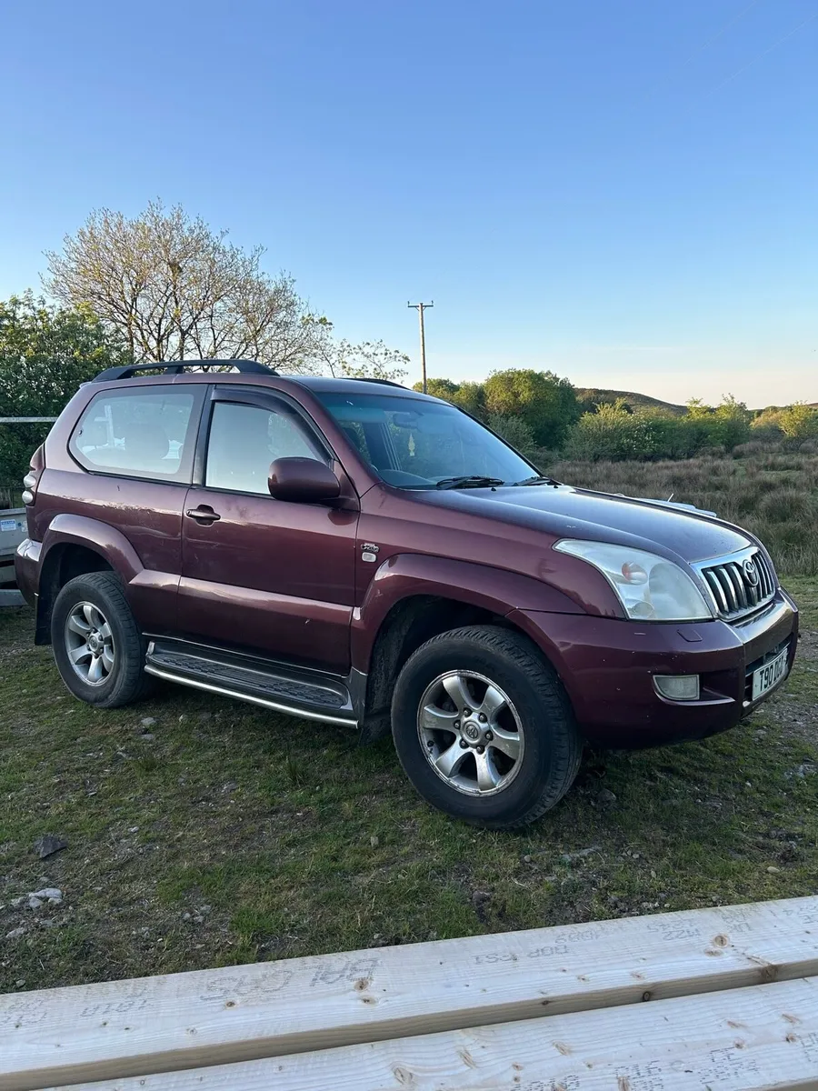 Toyota LandCruiser breaking