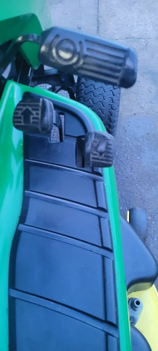 JOHN DEERE GARDEN TRACTOR - Image 2
