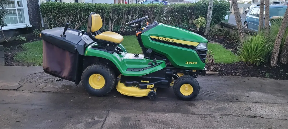 JOHN DEERE GARDEN TRACTOR - Image 1