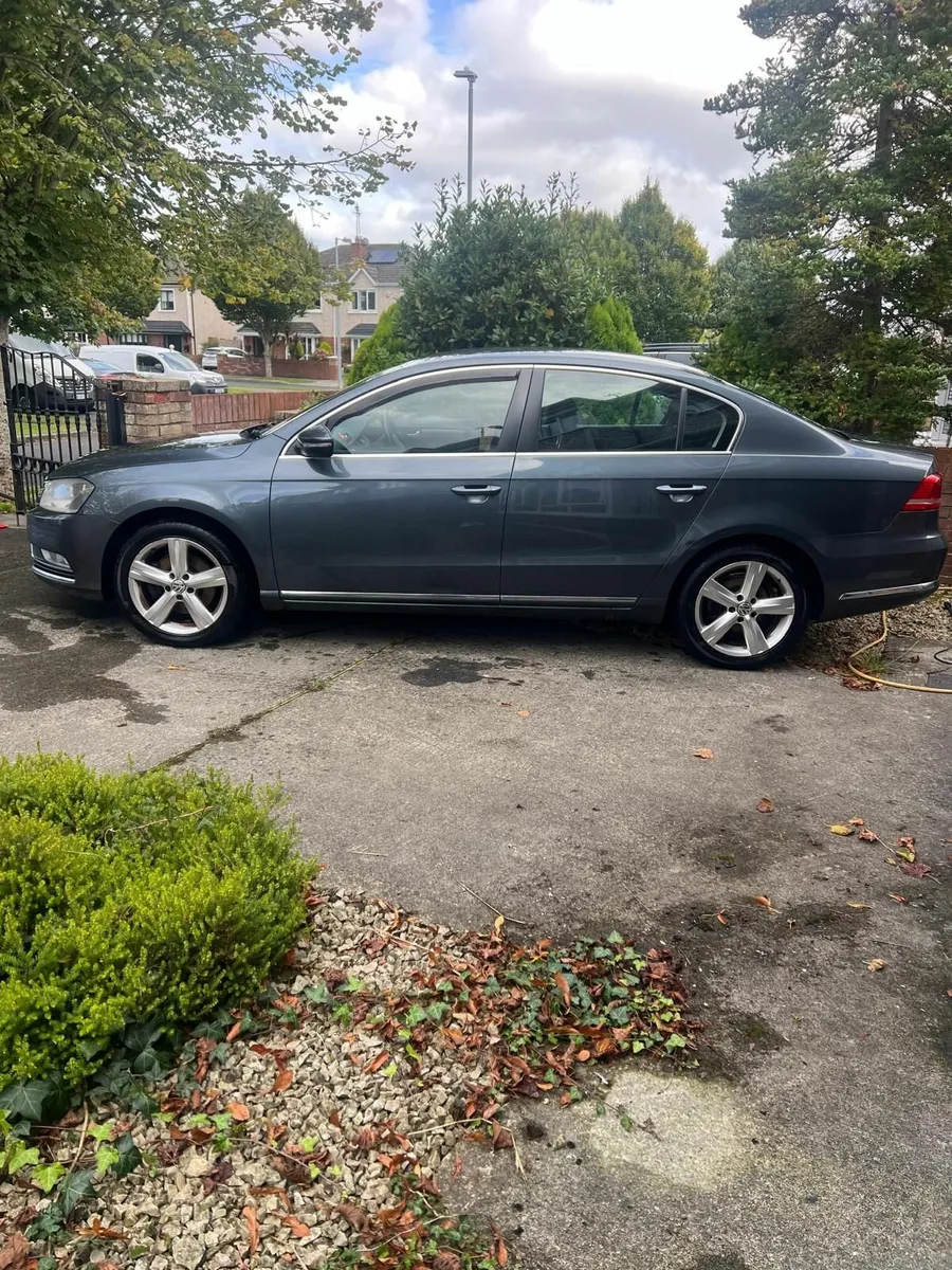 Volkswagen Passat 2012 - Image 1