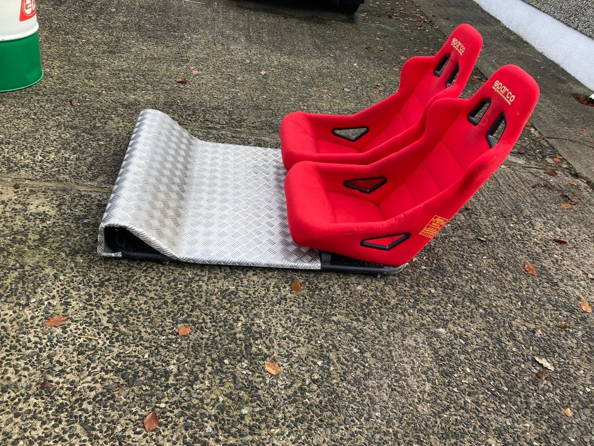 Sparco bucket seats and base - Image 2