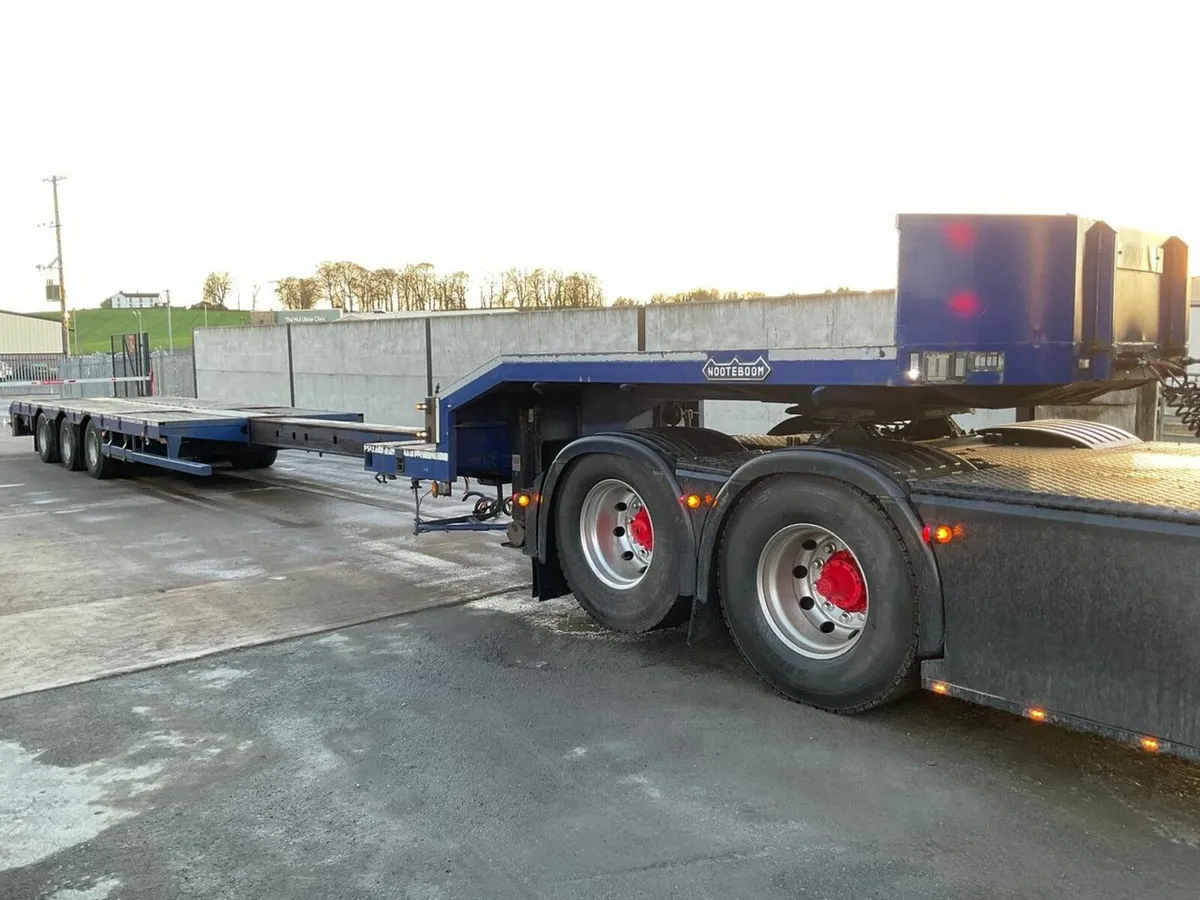 NOOTEBOOM EXTENDABLE TRI AXLE LOW LOADER - Image 1