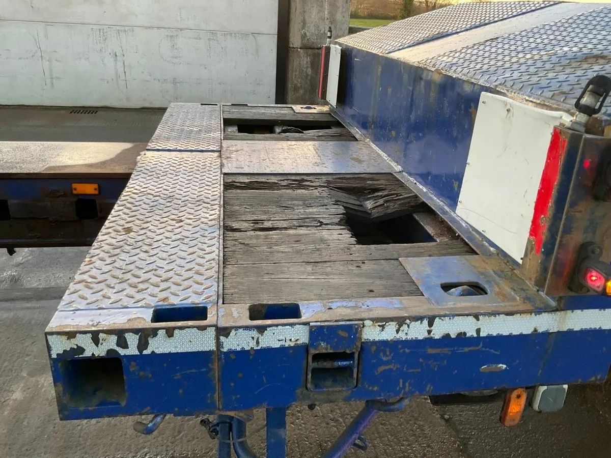 NOOTEBOOM EXTENDABLE TRI AXLE LOW LOADER - Image 3