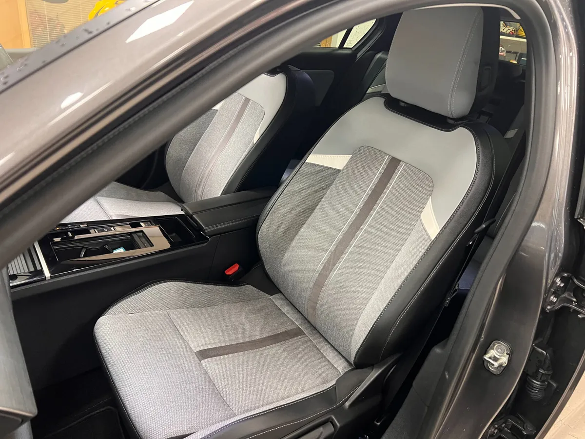 PHEV HYBRID AUTOMATIC PETROL Huge Spec One Owner S - Image 4