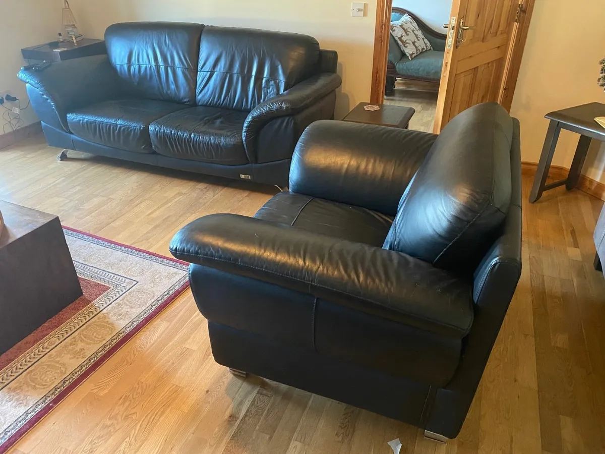 Three 3 piece Suite Leather couch and two chairs - Image 2