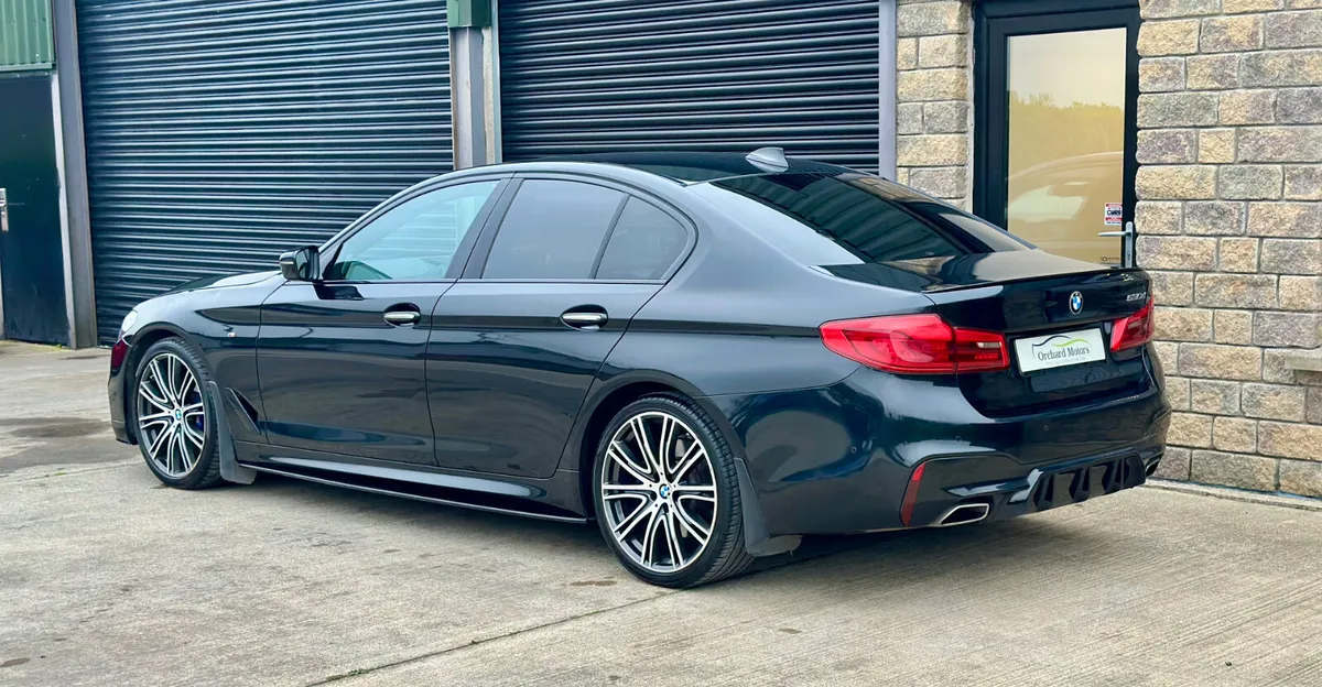 BMW 5-Series 2018, 530D M-Sport, Auto - Image 3
