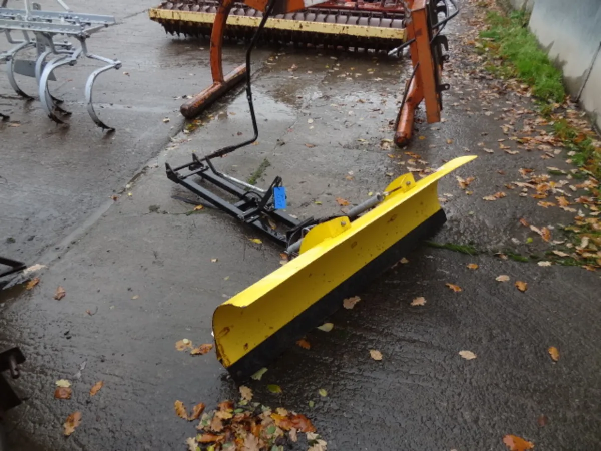 Moose 140 Quad Snow Plough Scraper - Image 3