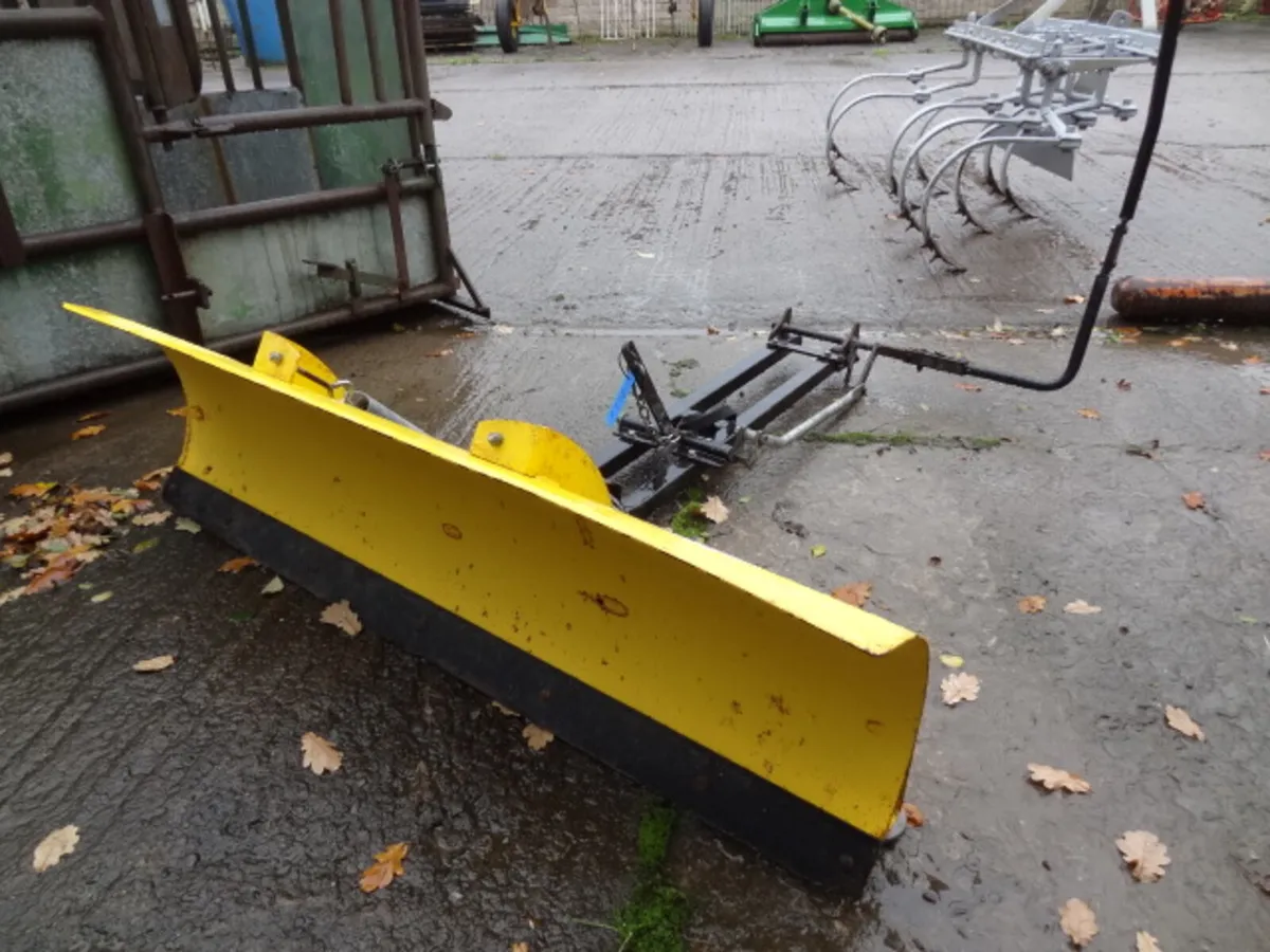 Moose 140 Quad Snow Plough Scraper - Image 1