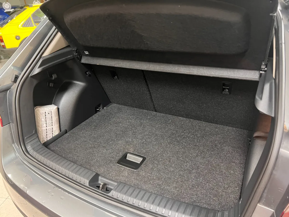 ONLY 9000Kms As New Now On Sale AMBITION 1.0 TSI 9 - Image 4